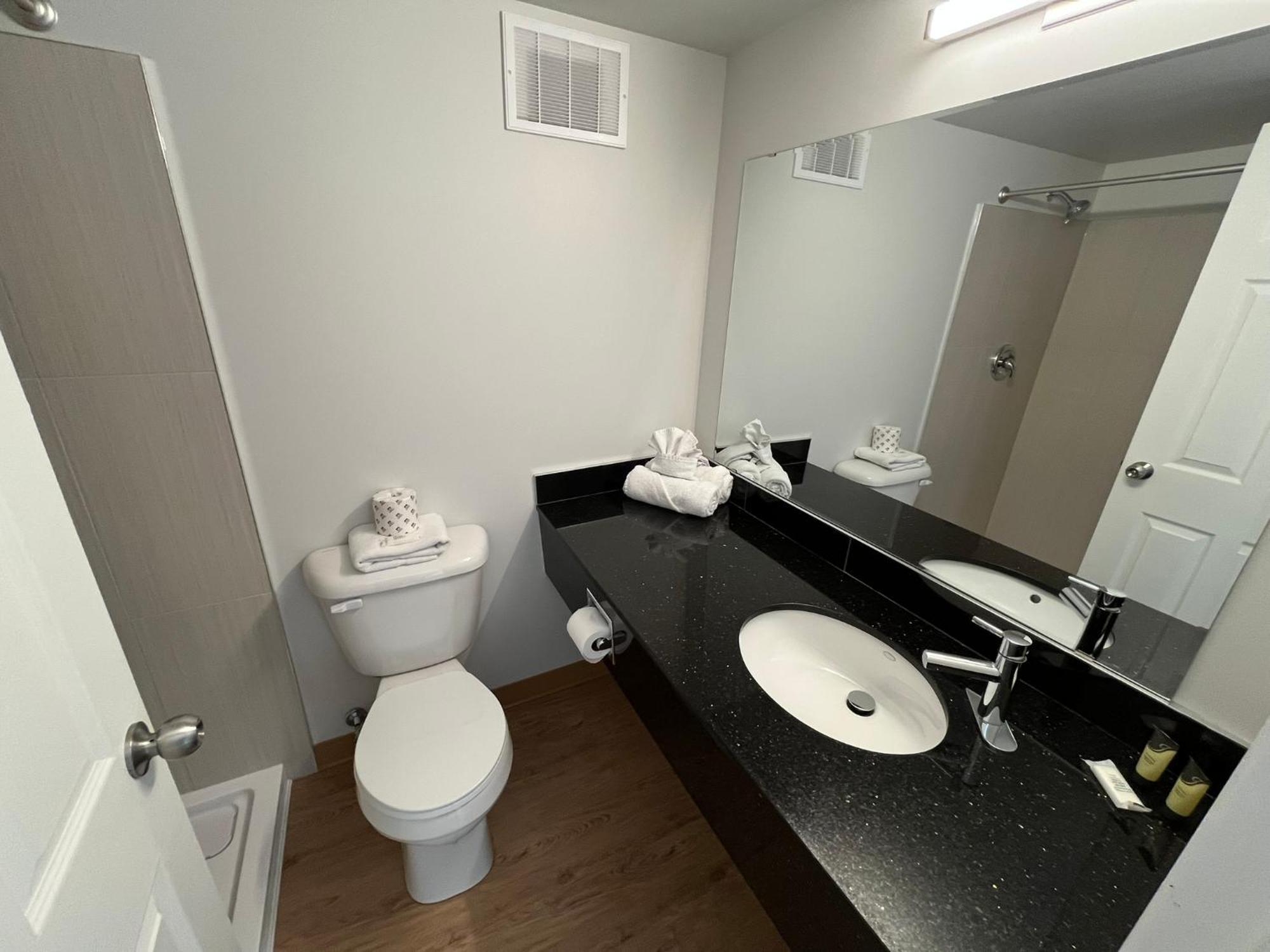 The Lodge Inn إيدمونتون المظهر الخارجي الصورة