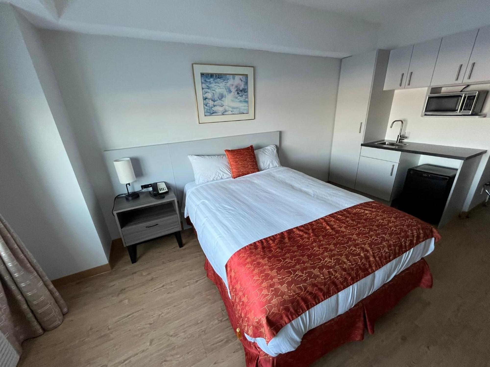 The Lodge Inn إيدمونتون المظهر الخارجي الصورة